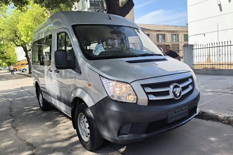 Used Foton Toano 2020 2.5T Manual Tongtu Short Wheelbase Mid-Roof 5/6-Seater 4J25TC3 Exterior 1