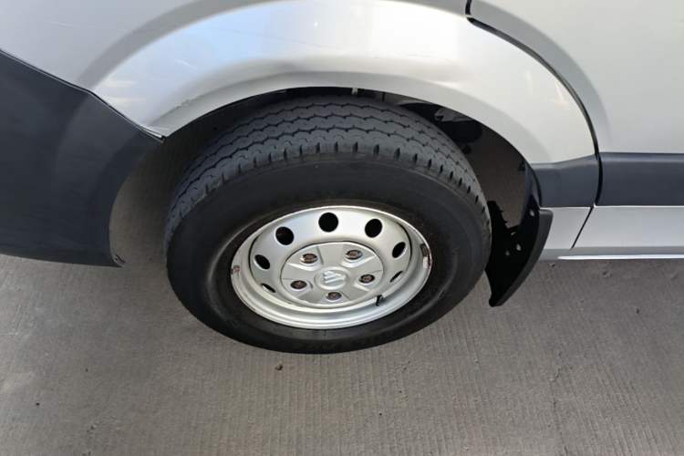 Used Foton Toano 2020 2.5T Manual Tongtu Short Wheelbase Mid-Roof 5/6-Seater 4J25TC3 Exterior 4