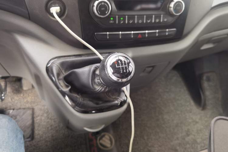 Used Foton Toano 2020 2.5T Manual Tongtu Long Wheelbase Mid-Height 5/6/7-Seater 4J25TC3 Gear Lever