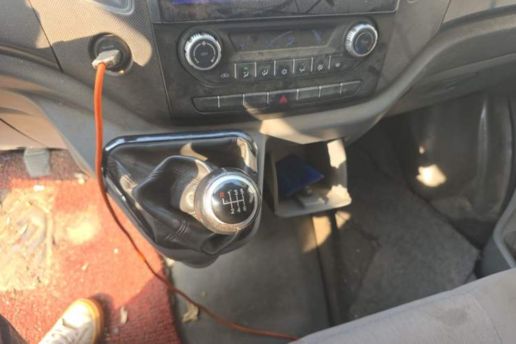Used Foton Toano 2020 2.5T Manual Tongtu Extended-Wheelbase Mid-Roof 5/6/7-Seater 4J25TC3 Gear Lever