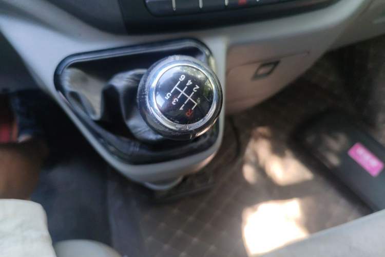 Used Foton Toano 2020 2.5T Manual Tongtu Extended-Wheelbase Mid-Roof 5/6/7-Seater 4J25TC3 Gear Lever