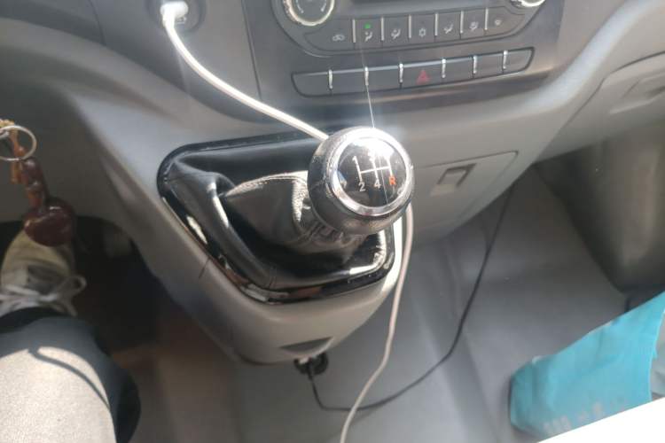 Used Foton Toano 2020 2.5T Manual Tongtu Short Wheelbase Mid-Roof 5/6-Seater 4J25TC3 Gear Lever