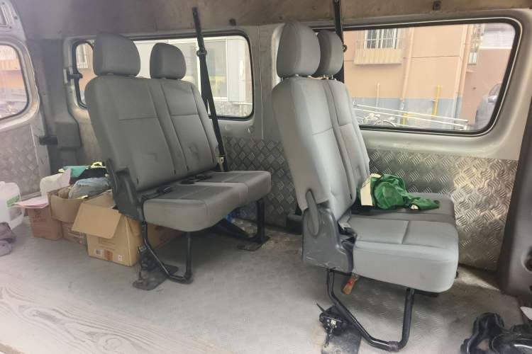 Used Foton Toano 2020 2.0T Multi-Function Extended Wheelbase Mid-Roof 5/6/7-Seater China VI4F20TC3 Interior 4