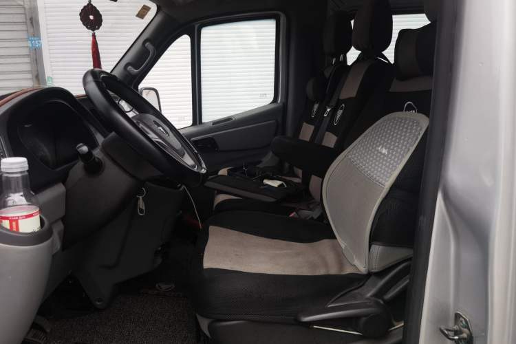Used Foton Toano 2020 2.5T Manual Tongtu Long Wheelbase Mid-Height 5/6/7-Seater 4J25TC3 Left Front Seat