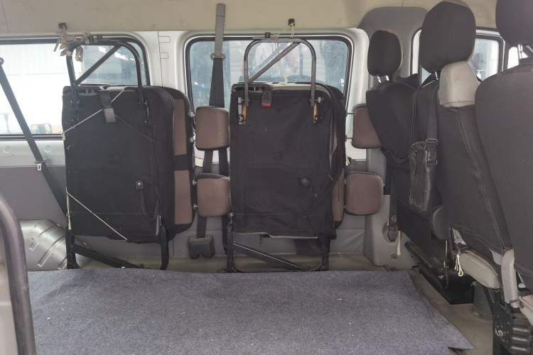 Used Foton Toano 2020 2.5T Manual Tongtu Long Wheelbase Mid-Height 5/6/7-Seater 4J25TC3 Left Rear Seat
