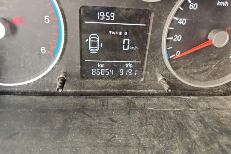 Used Foton Toano 2020 2.5T Manual Tongtu Short Wheelbase Mid-Roof 5/6-Seater 4J25TC3 Odometer Close Up