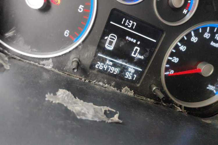 Used Foton Toano 2020 2.5T Manual Tongtu Long Wheelbase Mid-Height 5/6/7-Seater 4J25TC3 Odometer Close Up