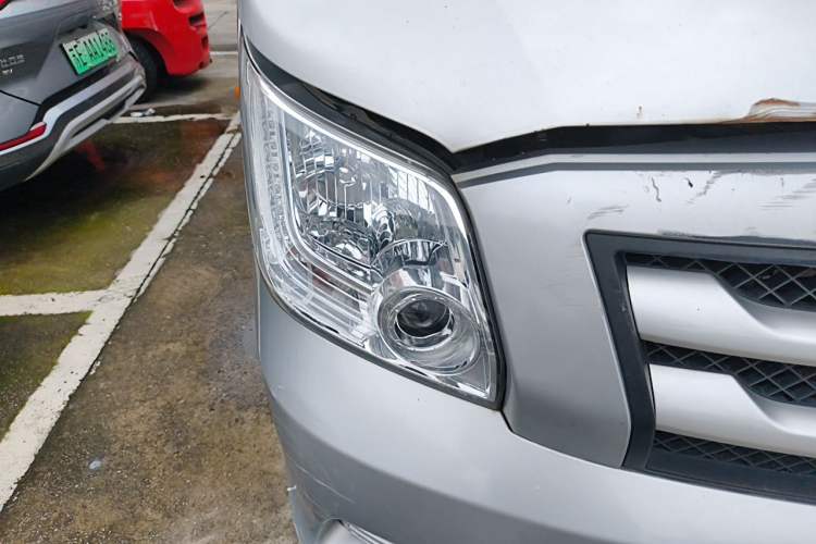Used Foton Toano 2020 2.5T Manual Tongtu Long Wheelbase Mid-Height 5/6/7-Seater 4J25TC3 Right Front Headlight