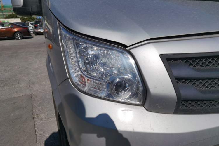 Used Foton Toano 2020 2.0T Multi-Function Extended Wheelbase Mid-Roof 5/6/7-Seater China VI4F20TC3 Right Front Headlight