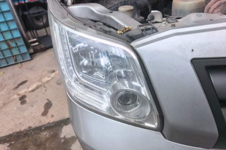Used Foton Toano 2020 2.0T Multi-Function Short Wheelbase Mid-Roof 5/6-Seater China VI Emission Standard 4F20TC3 Right Front Headlight