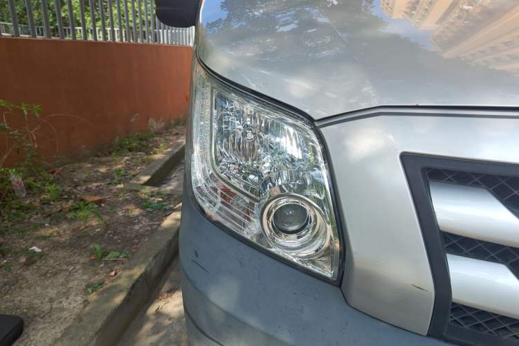 Used Foton Toano 2020 2.5T Manual Tongtu Short Wheelbase Mid-Roof 5/6-Seater 4J25TC3 Right Front Headlight