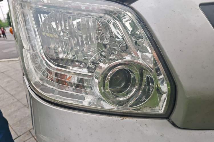 Used Foton Toano 2020 2.5T Manual Tongtu Long Wheelbase Mid-Height 5/6/7-Seater 4J25TC3 Right Front Headlight