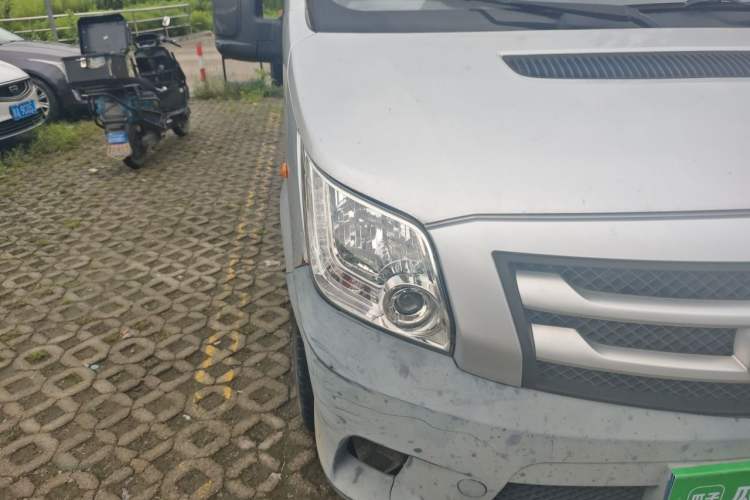 Used Foton Toano 2020 2.5T Manual Tongtu Short Wheelbase Mid-Roof 5/6-Seater 4J25TC3 Right Front Headlight