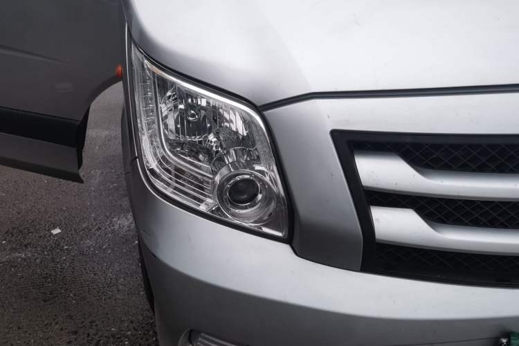 Used Foton Toano 2020 2.5T Manual Tongtu Long Wheelbase Mid-Height 5/6/7-Seater 4J25TC3 Right Front Headlight
