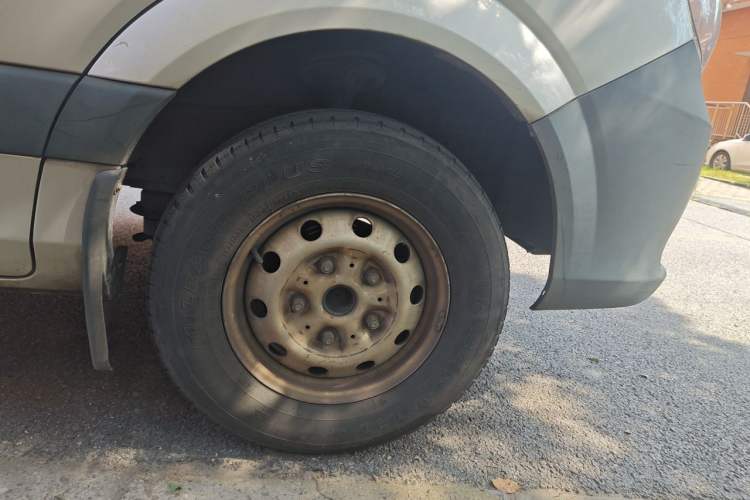 Used Foton Toano 2020 2.5T Manual Tongtu Short Wheelbase Mid-Roof 5/6-Seater 4J25TC3 Right Front Wheel Hub