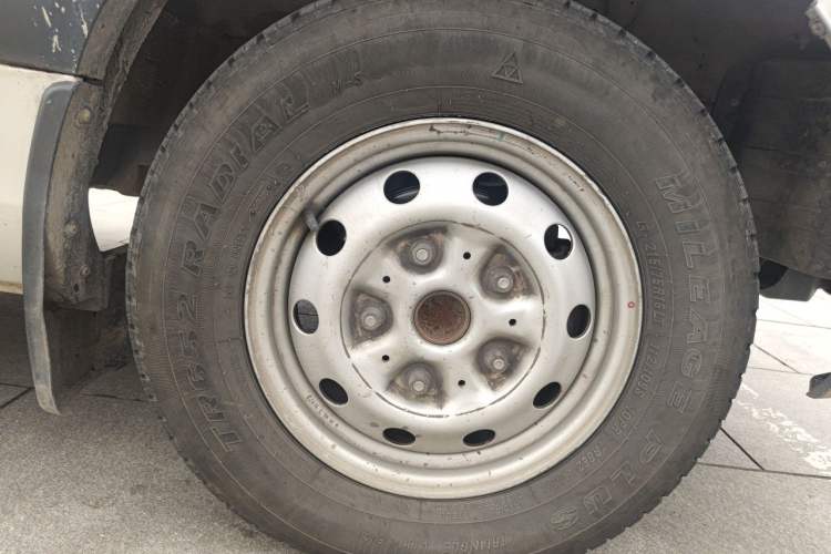 Used Foton Toano 2020 2.5T Manual Tongtu Long Wheelbase Mid-Height 5/6/7-Seater 4J25TC3 Right Front Wheel Hub