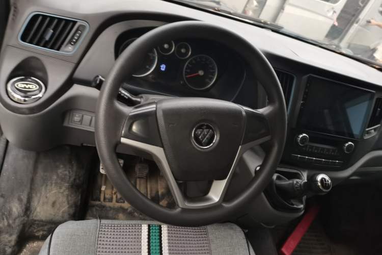 Used Foton Toano 2020 2.5T Manual Tongtu Short Wheelbase Flat Roof 5/6/7-Seater 4J25TC3 Steering Wheel