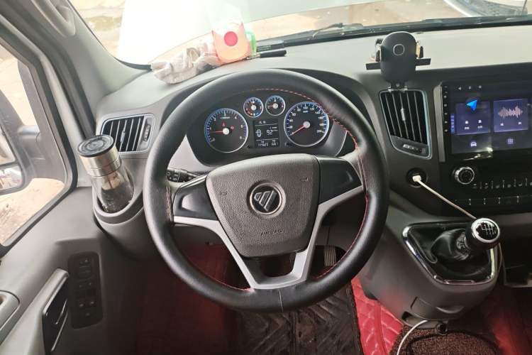 Used Foton Toano 2020 2.0T Multi-Function Extended Wheelbase Mid-Roof 5/6/7-Seater with Rear Dual Tires China VI Emission Standard F20TC3 Steering Wheel