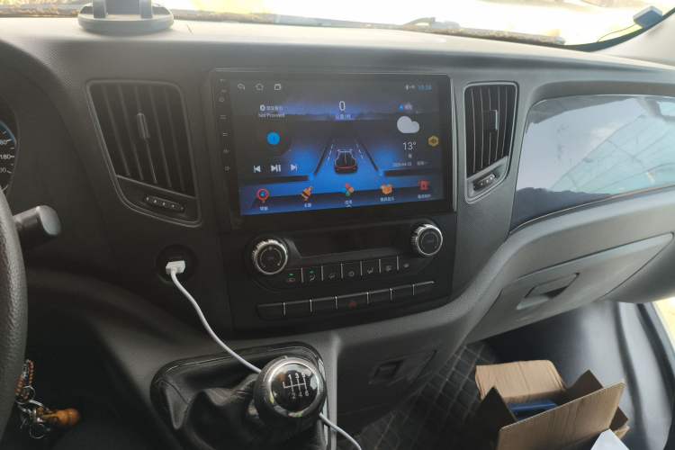 Used Foton Toano 2020 2.5T Manual Transmission Tongtu Long Wheelbase Mid-Roof 3-Seat 4J25TC3 Audio And AC Panel