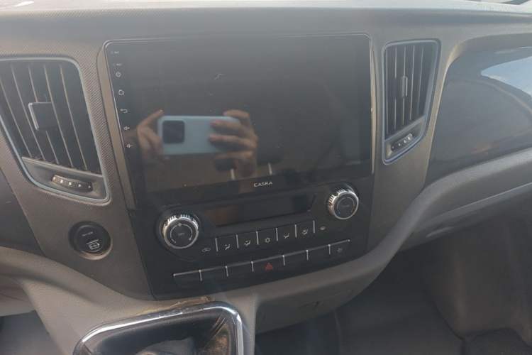 Used Foton Toano 2020 2.0T Multi-Function Short-Wheelbase Flat-Roof 5/6-Seater China VI4F20TC3 Audio And AC Panel
