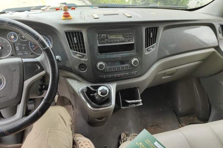 Used Foton Toano 2020 2.8T Van Extended Wheelbase Mid-Roof Design Rear Dual Tires 3-Seater China V Emission Standard IF2.8NS6B177L Audio And AC Panel
