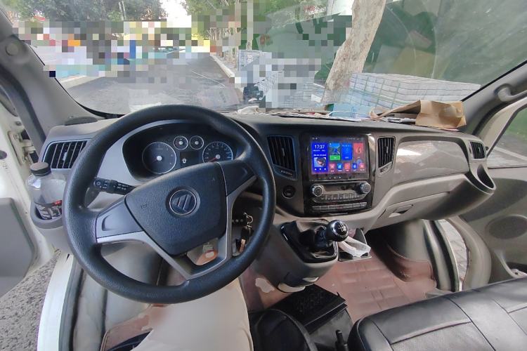Used Foton Toano 2020 2.0T Van Short Wheelbase Mid-Roof 3-Seater China VI Emission Standard 4F20TC3 Center Console