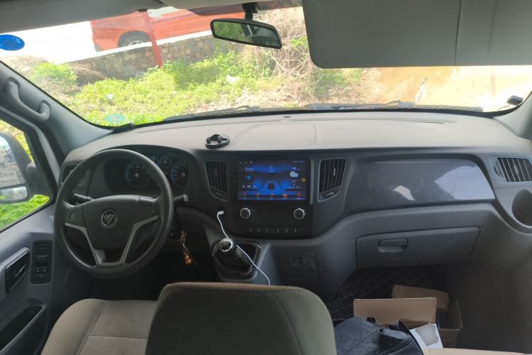 Used Foton Toano 2020 2.5T Manual Transmission Tongtu Long Wheelbase Mid-Roof 3-Seat 4J25TC3 Center Console