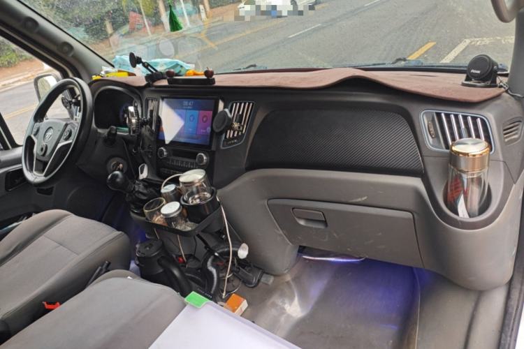 Used Foton Toano 2020 2.5T Manual Tongtu Short Wheelbase Mid-Roof 5/6-Seater 4J25TC3 Center Console