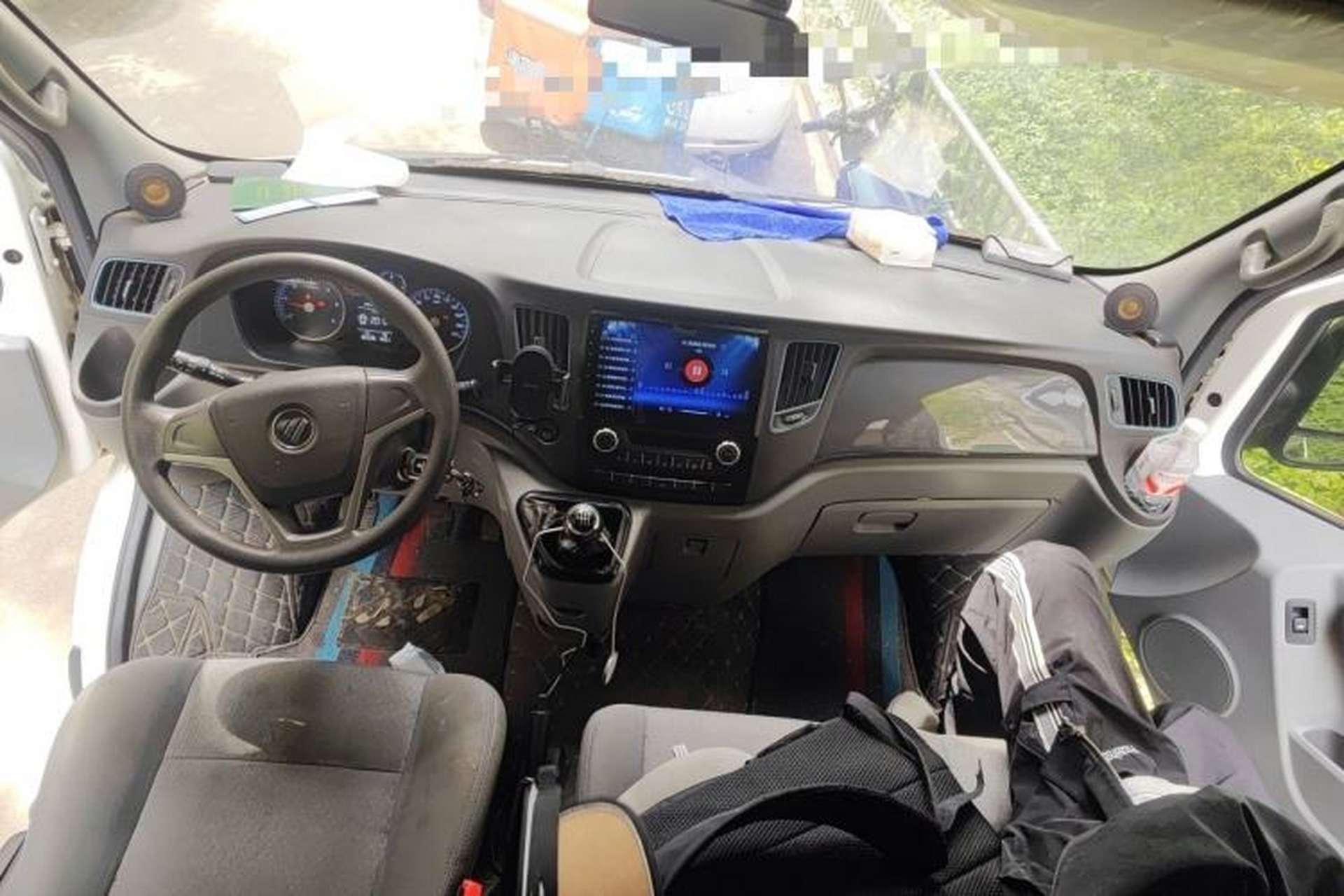 Used Foton Toano 2020 2.5T Manual Tongtu Long Wheelbase Mid-Height 5/6/7-Seater 4J25TC3 Center Console