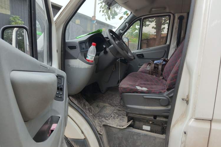 Used Foton Toano 2020 2.5T Manual Tongtu Short Wheelbase Mid-Roof 3-Seat 4J25TC3 Driver Seat