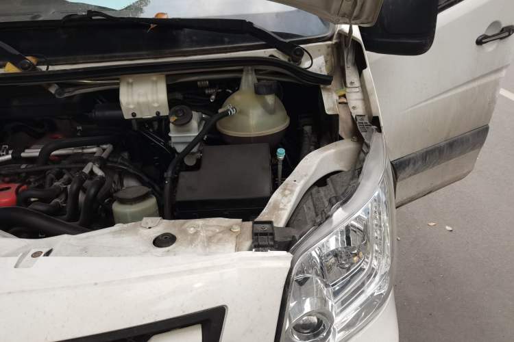 Used Foton Toano 2020 2.5T Manual Tongtu Short Wheelbase Flat Roof 5/6/7-Seater 4J25TC3 Engine Bay Left