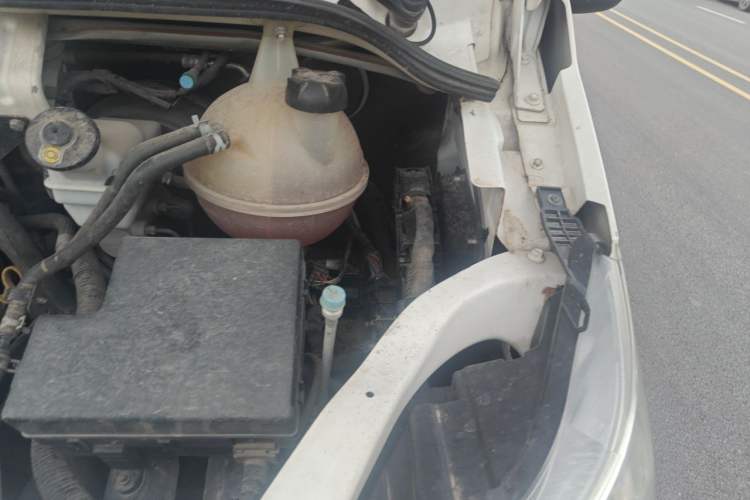 Used Foton Toano  Engine Bay Left