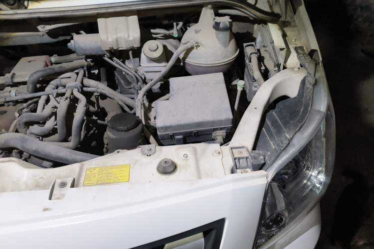Used Foton Toano 2020 2.5T Manual Tongtu Short Wheelbase Mid-Roof 5/6-Seater 4J25TC3 Engine Bay Left
