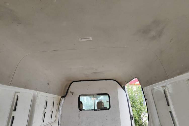 Used Foton Toano 2020 2.8T Van Extended Wheelbase Mid-Roof Design Rear Dual Tires 3-Seater China V Emission Standard IF2.8NS6B177L Headliner