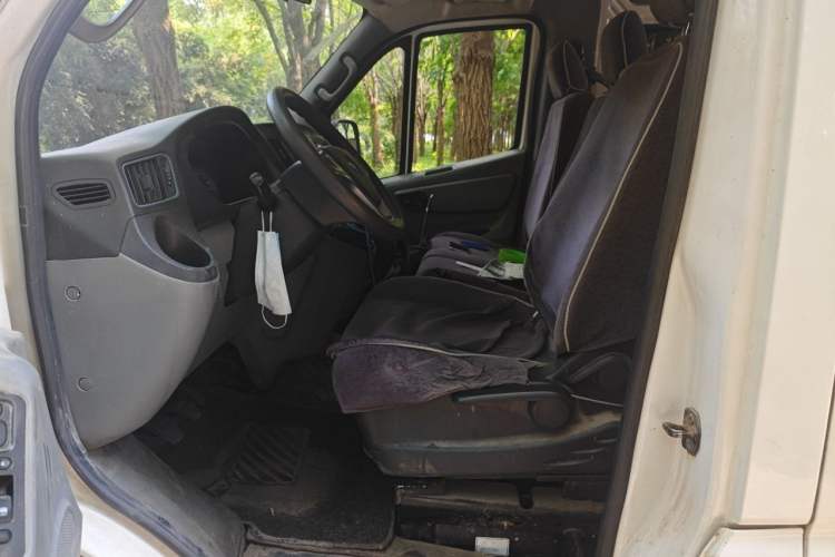 Used Foton Toano 2020 2.5T Manual Tongtu Long Wheelbase Mid-Height 5/6/7-Seater 4J25TC3 Left Front Seat