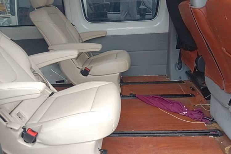 Used Foton Toano 2020 2.0T Multi-Function Short Wheelbase Mid-Roof 5/6-Seater China VI Emission Standard 4F20TC3 Left Rear Seat