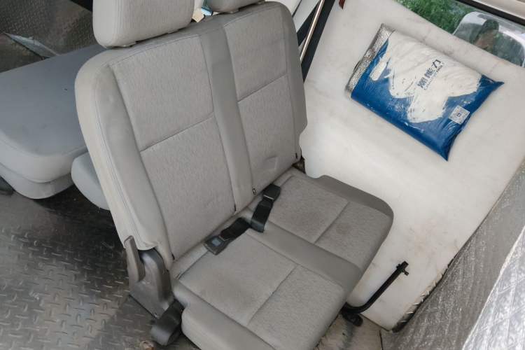 Used Foton Toano 2020 2.5T Manual Tongtu Extended-Wheelbase Mid-Roof 5/6/7-Seater 4J25TC3 Left Rear Seat