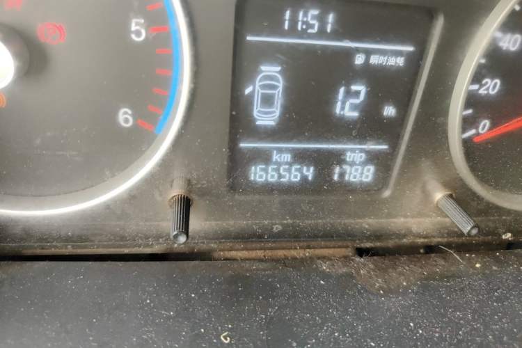 Used Foton Toano 2020 2.8T Van Extended Wheelbase Mid-Roof Design Rear Dual Tires 3-Seater China V Emission Standard IF2.8NS6B177L Odometer Close Up