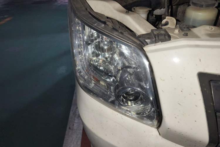 Used Foton Toano 2020 2.0T Multi-Function Extended Wheelbase Mid-Roof 5/6/7-Seater China VI4F20TC3 Right Front Headlight
