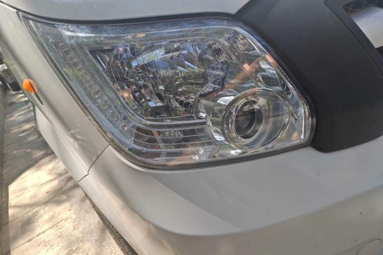 Used Foton Toano 2020 2.5T Manual Transmission Tongtu Long Wheelbase Mid-Roof 3-Seat 4J25TC3 Right Front Headlight