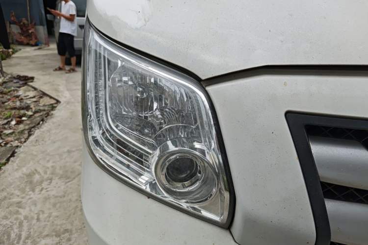 Used Foton Toano 2020 2.5T Manual Tongtu Short Wheelbase Mid-Roof 5/6-Seater 4J25TC3 Right Front Headlight