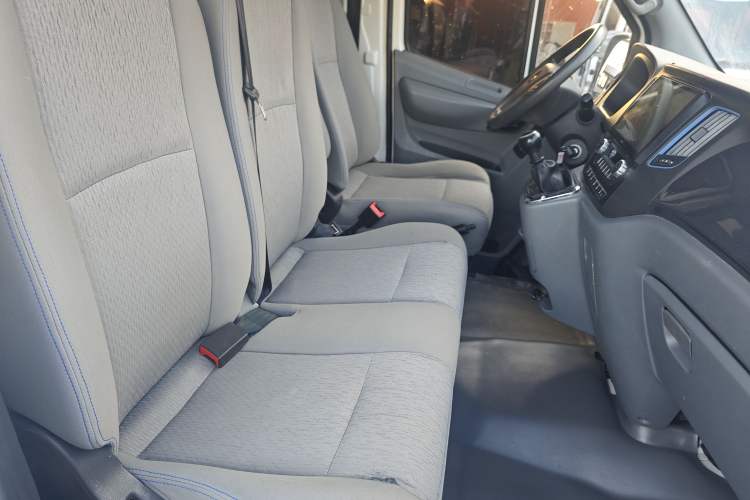 Used Foton Toano 2020 2.0T Multi-Function Short-Wheelbase Flat-Roof 5/6-Seater China VI4F20TC3 Right Front Seat