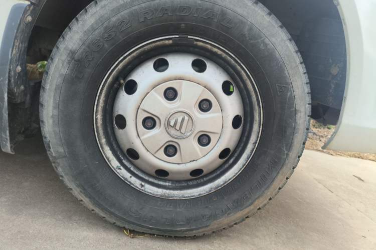 Used Foton Toano 2020 2.5T Manual Transmission Tongtu Long Wheelbase Mid-Roof 3-Seat 4J25TC3 Right Front Wheel Hub