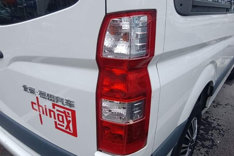 Used Foton Toano 2020 2.0T Multi-Function Short Wheelbase Mid-Roof 5/6-Seater China VI Emission Standard 4F20TC3 Right Rear Taillight