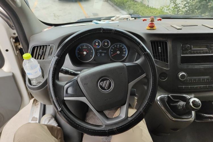 Used Foton Toano 2020 2.8T Van Extended Wheelbase Mid-Roof Design Rear Dual Tires 3-Seater China V Emission Standard IF2.8NS6B177L Steering Wheel