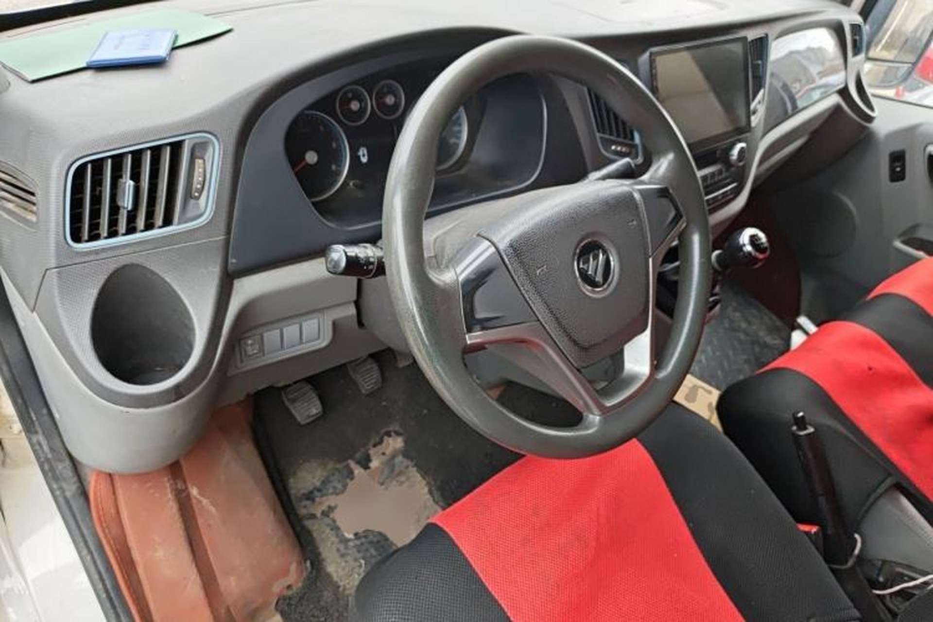Used Foton Toano 2020 2.5T Manual Transmission Tongtu Long Wheelbase Mid-Roof 3-Seat 4J25TC3 Steering Wheel