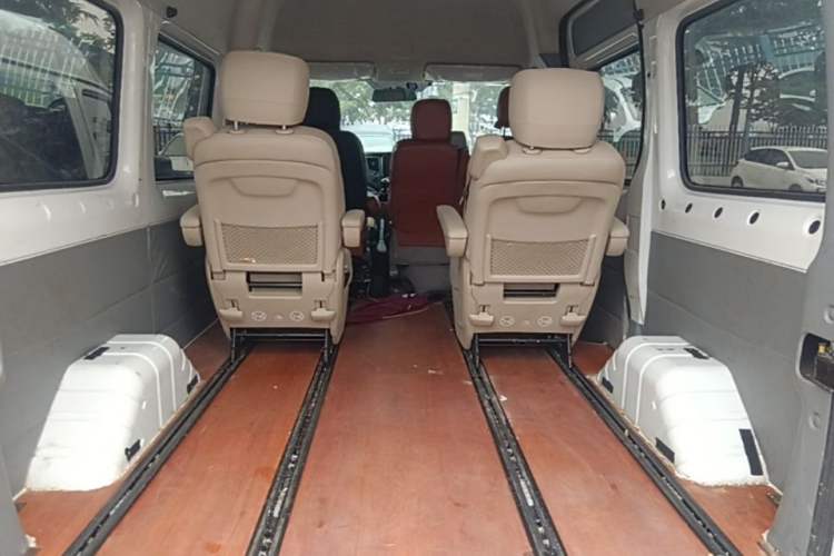Used Foton Toano 2020 2.0T Multi-Function Short Wheelbase Mid-Roof 5/6-Seater China VI Emission Standard 4F20TC3 Trunk