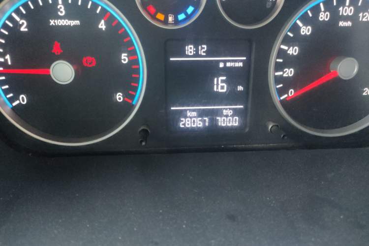 Used Foton Toano 2020 2.5T Manual Tongtu Short Wheelbase Mid-Roof 5/6-Seater 4J25TC3 Odometer Close Up