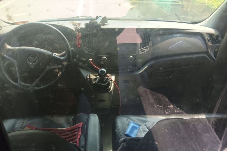 Used Foton Toano 2021 2.8T Manual Tongtu Long-Wheelbase Mid-Roof 3-Seater F2.8NS6B177L Center Console