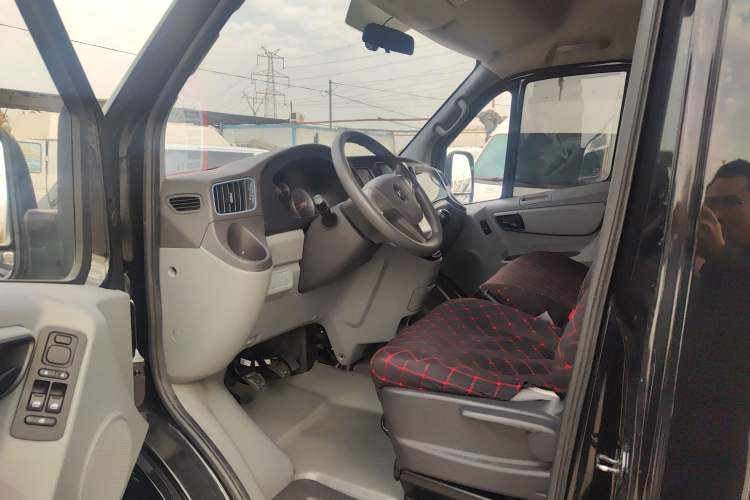 Used Foton Toano 2021 2.0T Manual Tongtu Short Wheelbase Mid-Height 5/6-Seater 4F20TC3 Interior 2